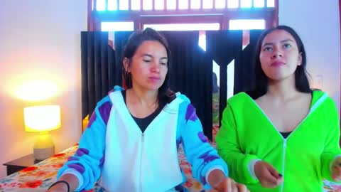 soffy and mia online show from October 18, 2025, 12:50 pm