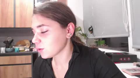 Snapshot of sofi_delightful chatting on December 30, 2024, 6:38 pm Sofi online show from December 30, 2024, 6:38 pm