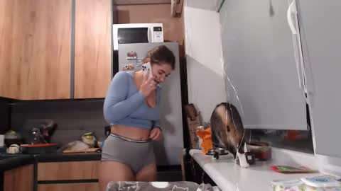 Snapshot of sofi_delightful chatting on November 4, 2025, 4:06 pm Sofi online show from November 4, 2025, 4:06 pm