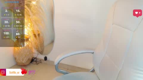 Snapshot of sofi_lennox chatting on April 25, 2026, 1:14 pm Sofi online show from April 25, 2026, 1:14 pm