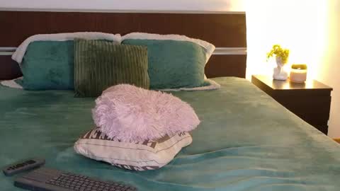 sofi moon26 online show from April 15, 2026, 7:58 pm