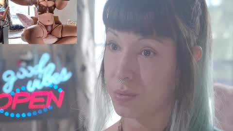 Sofi Mora online show from October 26, 2025, 2:34 pm