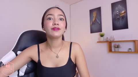 sofia_arango1107 online show from November 28, 2025, 6:21 pm