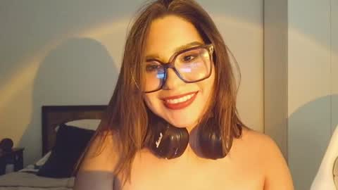 Snapshot of sofia_bloom8 chatting on May 16, 2026, 1:35 am Call me Sofi Welcome online show from May 16, 2026, 1:35 am
