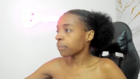 sofia_echeverri online show from May 28, 2026, 11:51 am