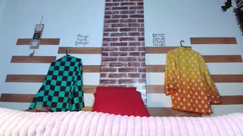 sofia online show from November 19, 2025, 2:33 am