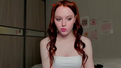 Snapshot of sofia_flowers chatting on April 22, 2026, 4:41 pm sofia_flowers online show from April 22, 2026, 4:41 pm