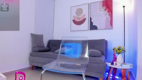 Snapshot of sofia_jones2 chatting on April 7, 2026, 2:12 am Sofia Jo IG sofisj023 online show from April 7, 2026, 2:12 am