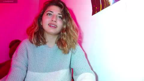 Snapshot of sofia_naughty18 chatting on March 7, 2025, 5:40 am Sofia Naughty18 online show from March 7, 2025, 5:40 am