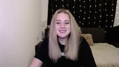 sofia_rosemary online show from December 3, 2024, 7:44 pm