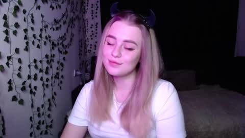 sofia_rosemary online show from February 13, 2025, 12:54 pm