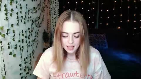 sofia_rosemary online show from October 18, 2025, 2:40 pm