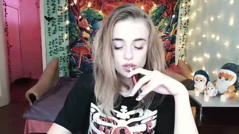 sofia_rosemary online show from October 22, 2025, 7:57 pm