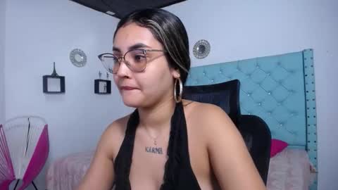 Snapshot of sofiaasexy19 chatting on April 30, 2026, 12:33 pm Sofia online show from April 30, 2026, 12:33 pm