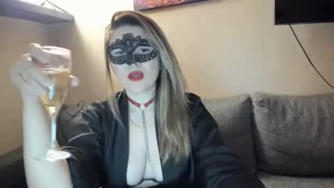 Snapshot of sofiabells chatting on December 28, 2024, 8:15 pm SofiaBells online show from December 28, 2024, 8:15 pm