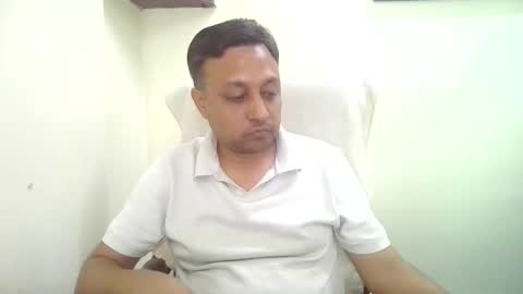 sofiabigis16 online show from April 17, 2026, 7:33 am