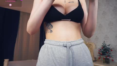 Hi My name is Sofia Welcome to my room Please thumbs up - its important online show from December 23, 2025, 6:22 am