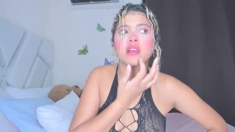 Snapshot of sofiacastillo01 chatting on May 10, 2026, 2:33 pm sofiacastillo01 online show from May 10, 2026, 2:33 pm