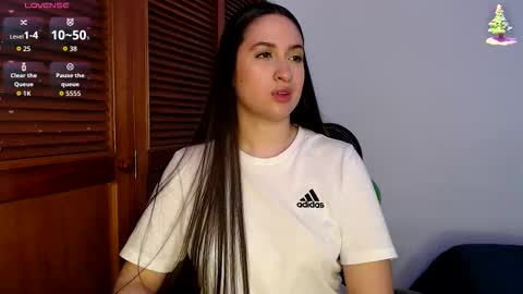 sofiaduque_26 online show from November 20, 2025, 8:19 pm