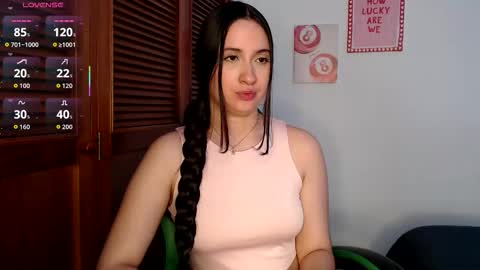 sofiaduque_26 online show from March 6, 2026, 8:27 pm