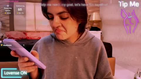 Sofi - next broadcast today 1030pm Colombia time online show from September 15, 2025, 10:10 pm