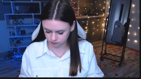 sofiarayan online show from April 2, 2026, 3:42 pm