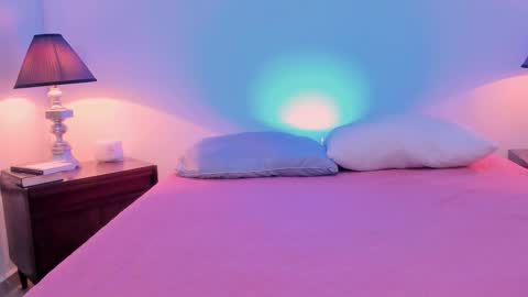 Sofia  Help me reach 5K followers  online show from November 19, 2025, 8:53 pm