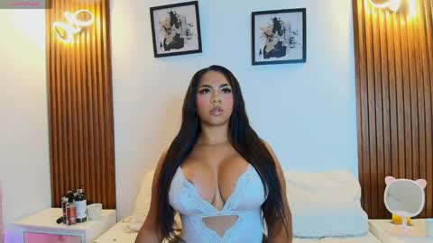 Snapshot of sofiasweett1 chatting on May 3, 2026, 9:48 am online show from May 3, 2026, 9:48 am