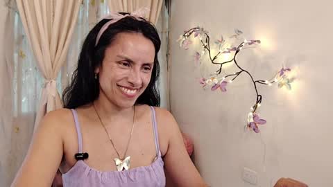 Sofi Bella online show from April 6, 2026, 7:04 pm