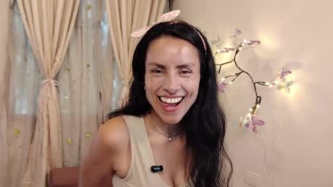 Sofi Bella online show from April 9, 2026, 8:25 pm