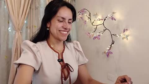 Sofi Bella online show from May 19, 2026, 7:20 pm