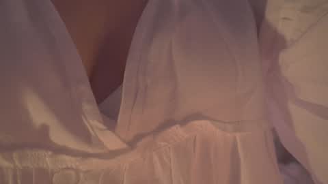 Sofi  online show from December 15, 2024, 9:20 pm