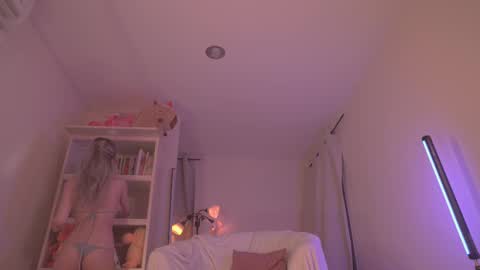 Sofi  online show from February 20, 2025, 10:37 pm