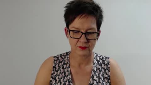 Snapshot of sofie_velvet chatting on September 9, 2025, 4:17 pm Sofie Velvet online show from September 9, 2025, 4:17 pm