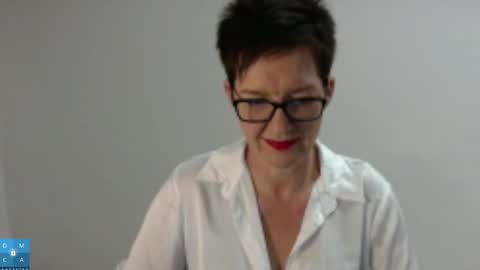 Snapshot of sofie_velvet chatting on November 15, 2025, 9:17 am Sofie Velvet online show from November 15, 2025, 9:17 am