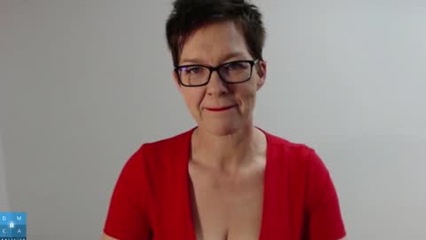 Snapshot of sofie_velvet chatting on November 16, 2025, 1:06 pm Sofie Velvet online show from November 16, 2025, 1:06 pm