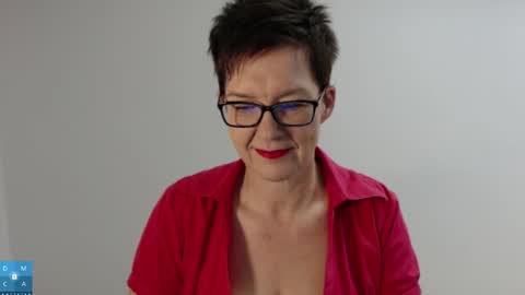 Snapshot of sofie_velvet chatting on November 17, 2025, 6:08 am Sofie Velvet online show from November 17, 2025, 6:08 am