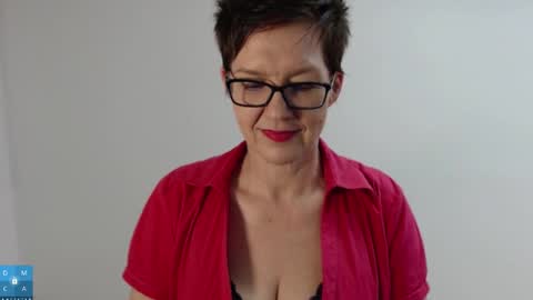 Snapshot of sofie_velvet chatting on December 3, 2025, 6:39 pm Sofie Velvet online show from December 3, 2025, 6:39 pm