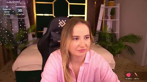 Snapshot of sofiebloom chatting on November 10, 2025, 11:48 pm Sofie online show from November 10, 2025, 11:48 pm