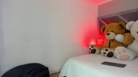  sofie  online show from October 25, 2025, 7:19 pm