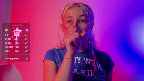 Snapshot of sofii_uwu_ chatting on December 28, 2024, 11:16 pm Sofii  online show from December 28, 2024, 11:16 pm