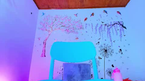  Sofa Daz  online show from October 23, 2025, 1:49 am