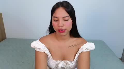 Snapshot of sofimiel chatting on May 18, 2026, 10:15 pm Sofa online show from May 18, 2026, 10:15 pm