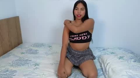 Snapshot of sofimiel chatting on May 19, 2026, 10:27 pm Sofa online show from May 19, 2026, 10:27 pm