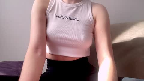 Snapshot of sofinovvak chatting on April 7, 2026, 12:05 pm Sofi online show from April 7, 2026, 12:05 pm