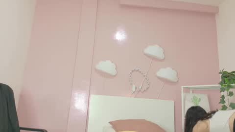 SOFITEEN  online show from December 4, 2025, 11:30 am