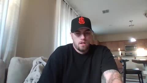 Snapshot of soft0ne chatting on February 24, 2025, 2:26 pm soft0ne online show from February 24, 2025, 2:26 pm