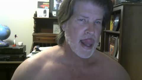 Snapshot of softasiron1 chatting on May 1, 2026, 6:18 am Brett online show from May 1, 2026, 6:18 am
