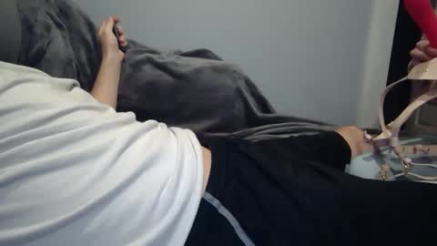 SoftBareFeet online show from December 8, 2024, 8:51 am
