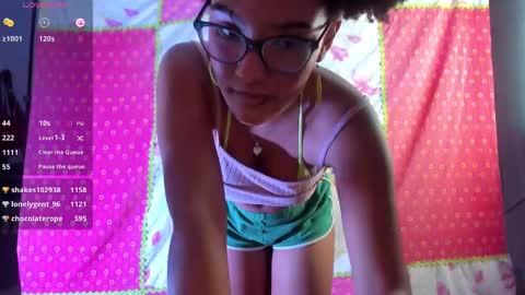 Snapshot of softbby123 chatting on December 10, 2024, 1:43 am Chloe Kiwi online show from December 10, 2024, 1:43 am